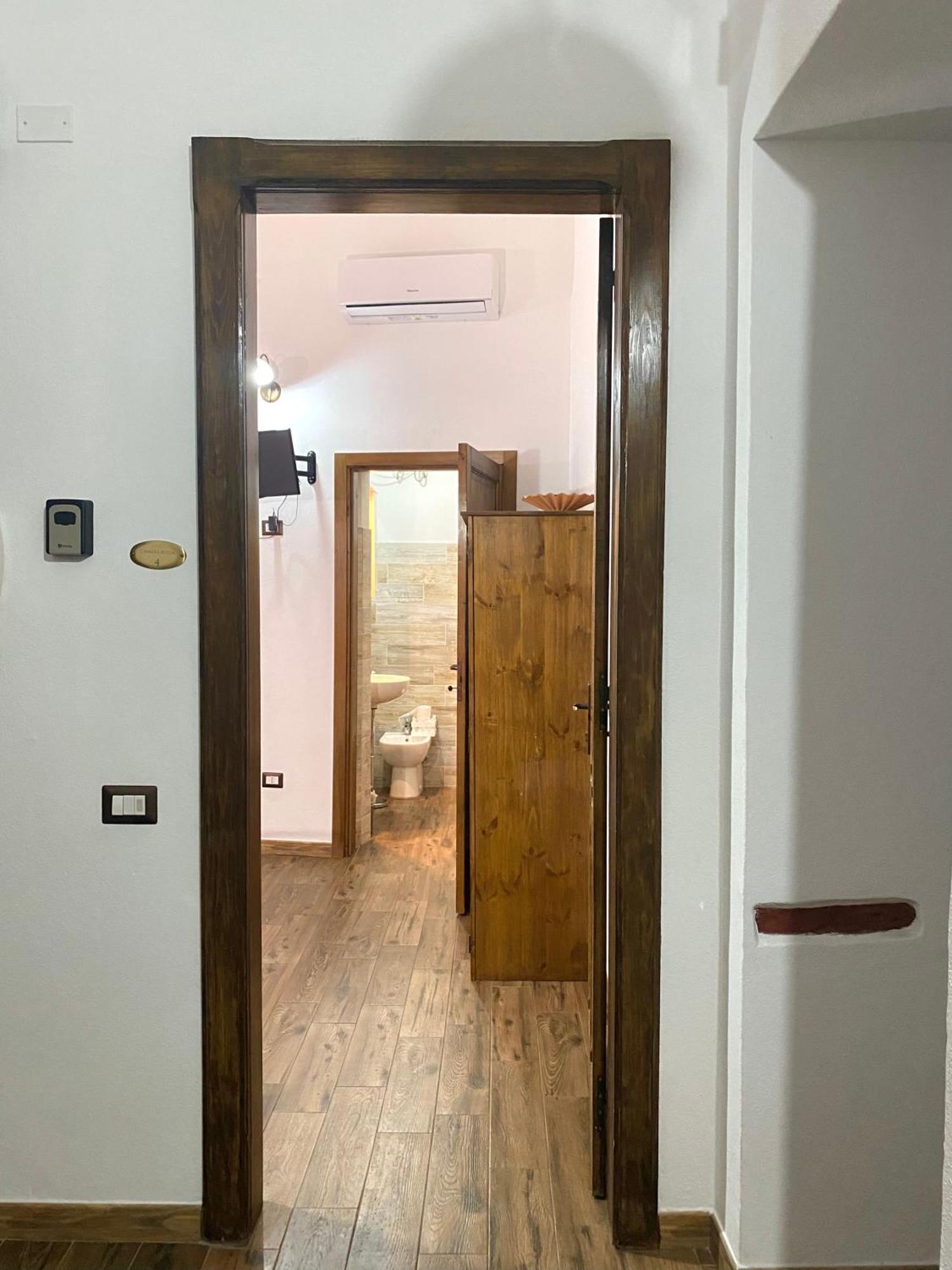 Dani'S House Hotel Cagliari Bilik gambar